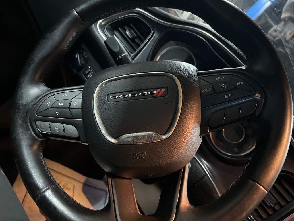 2015 Dodge Challenger Image 9