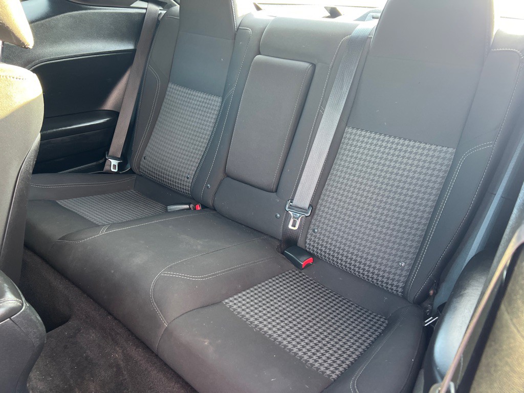 2015 Dodge Challenger Image 13