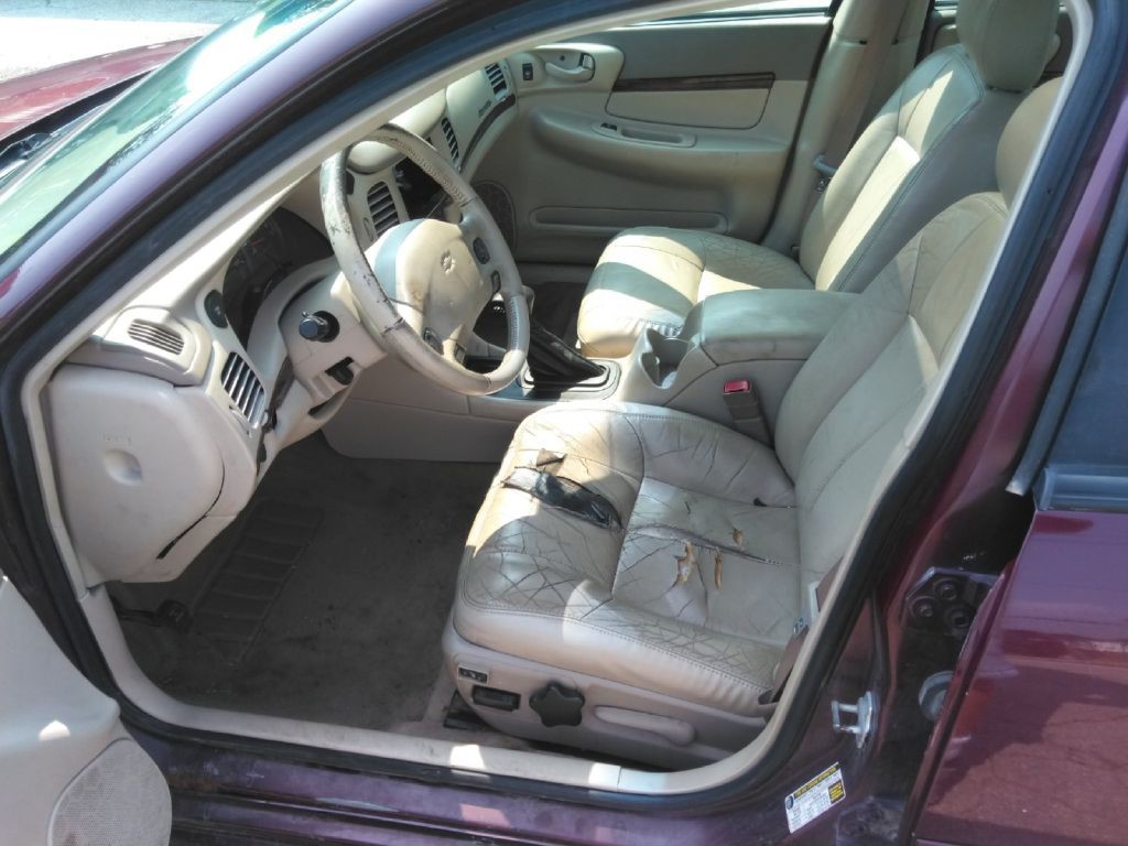 2004 Chevrolet Impala Image 8