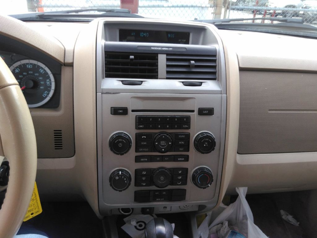 2010 Ford Escape Image 6