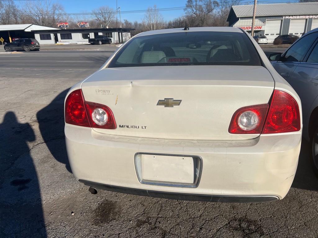 2010 Chevrolet Malibu Image 4