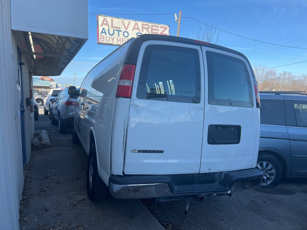 2020 Chevrolet Express Image 5