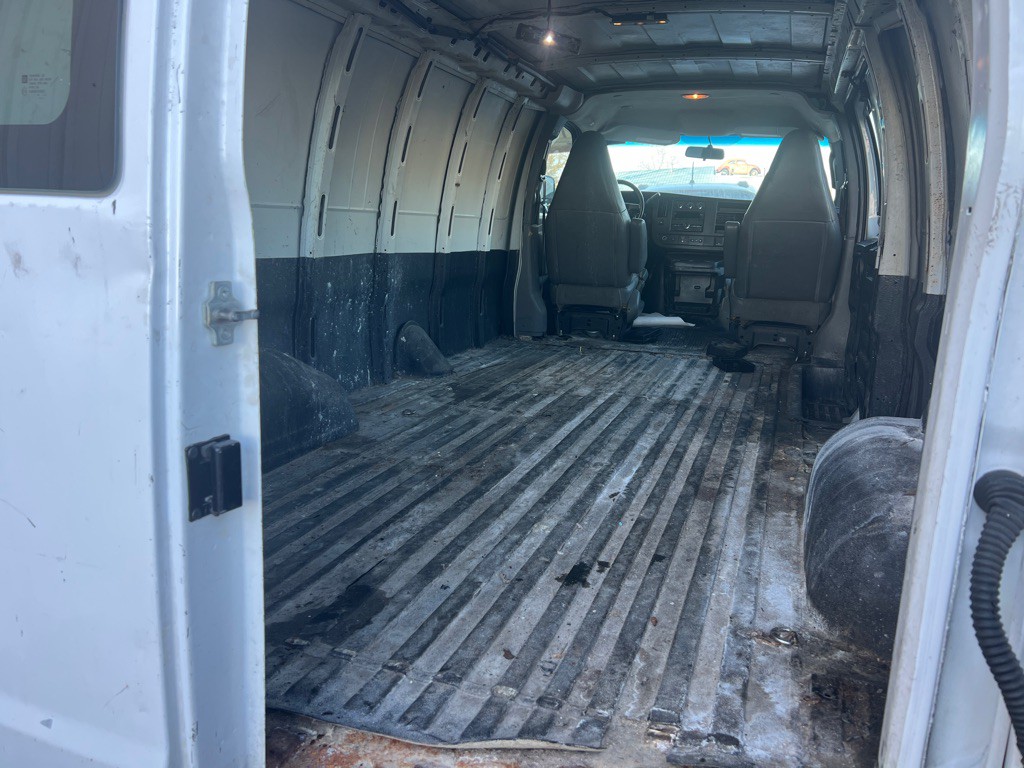 2020 Chevrolet Express Image 6