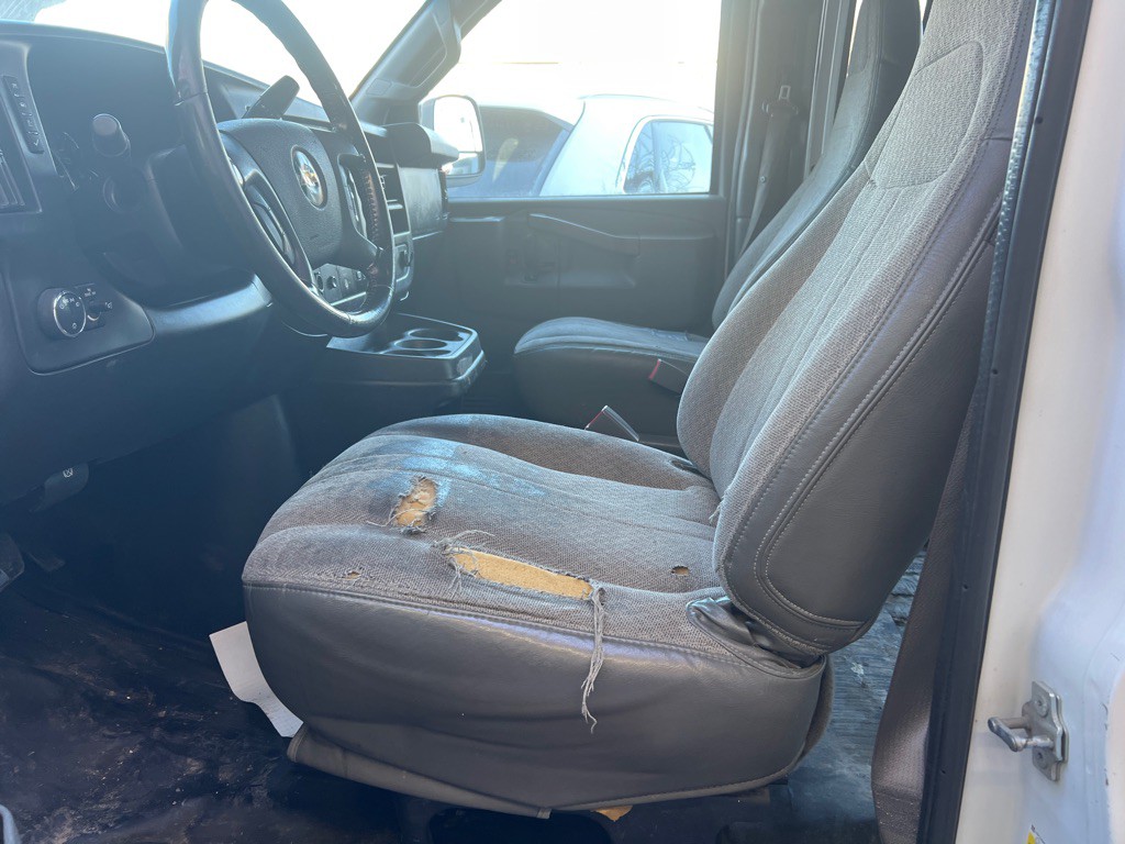 2020 Chevrolet Express Image 8