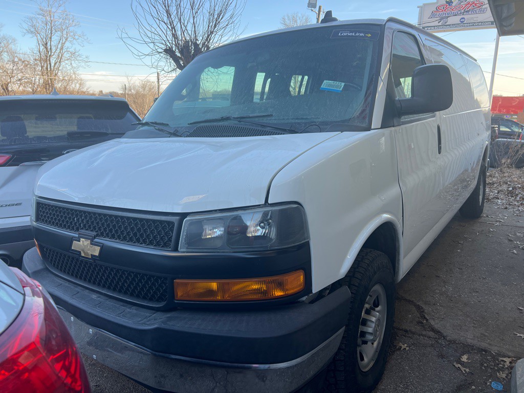 2020 Chevrolet Express Image 1