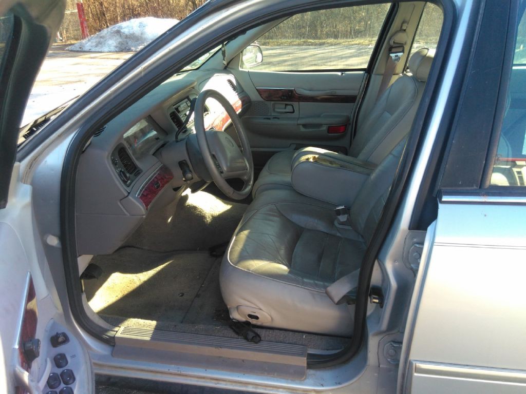 2000 Mercury Grand Marquis Image 5