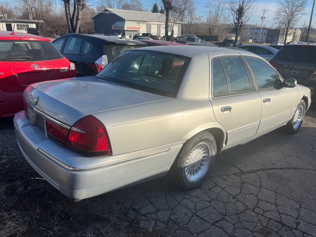 2000 Mercury Grand Marquis Image 9