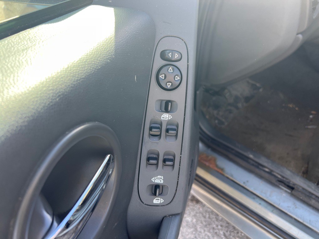 2004 Pontiac Grand Prix Image 13