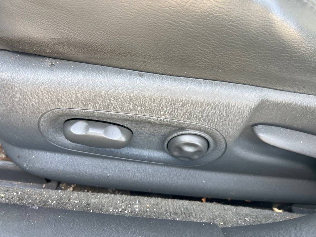 2004 Pontiac Grand Prix Image 14