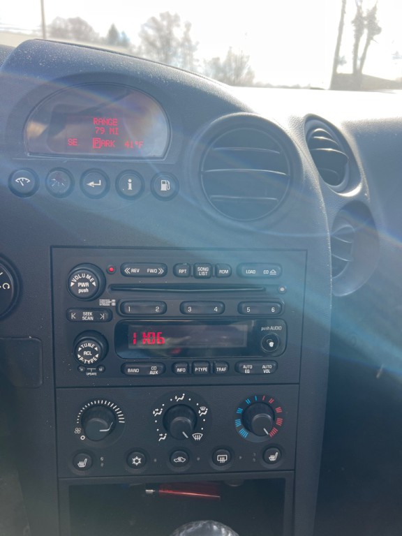 2004 Pontiac Grand Prix Image 17