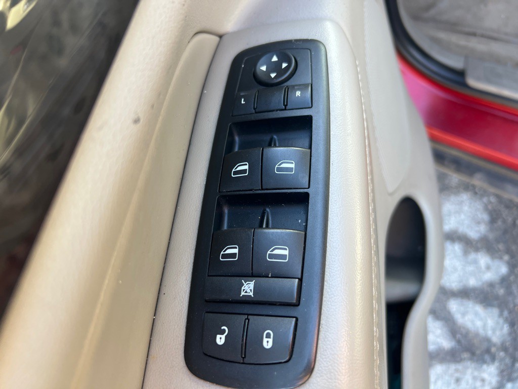 2011 Jeep Grand Cherokee Image 14