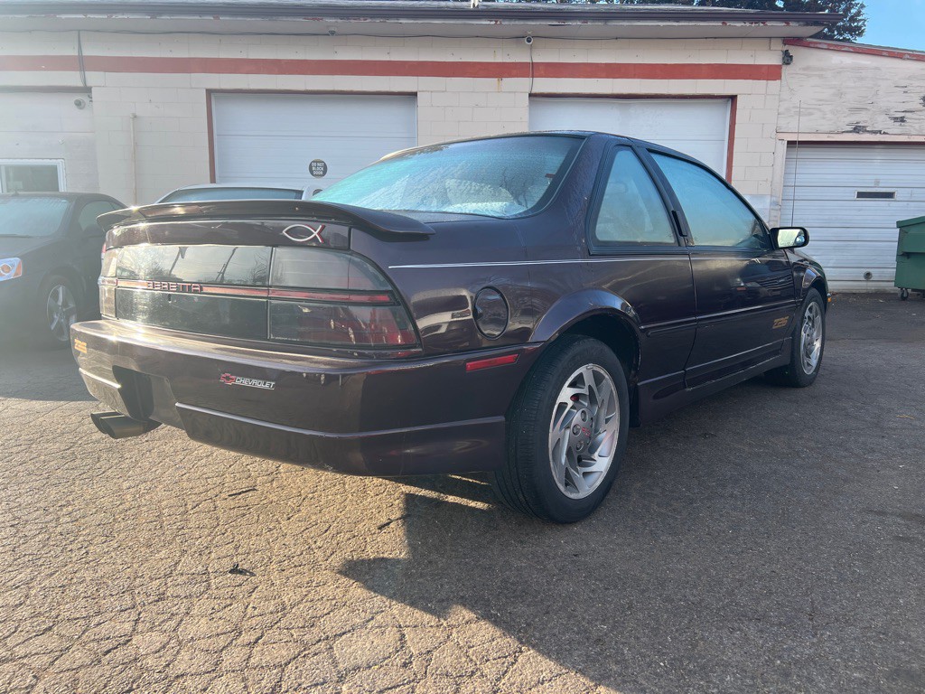 1996 Chevrolet Beretta Image 5