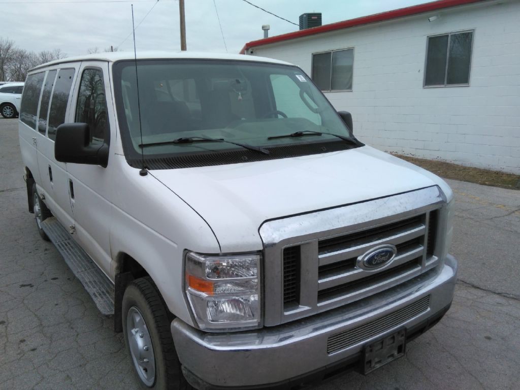 2012 Ford Econoline Image 2