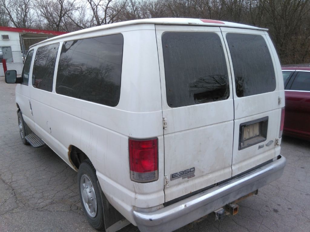 2012 Ford Econoline Image 4
