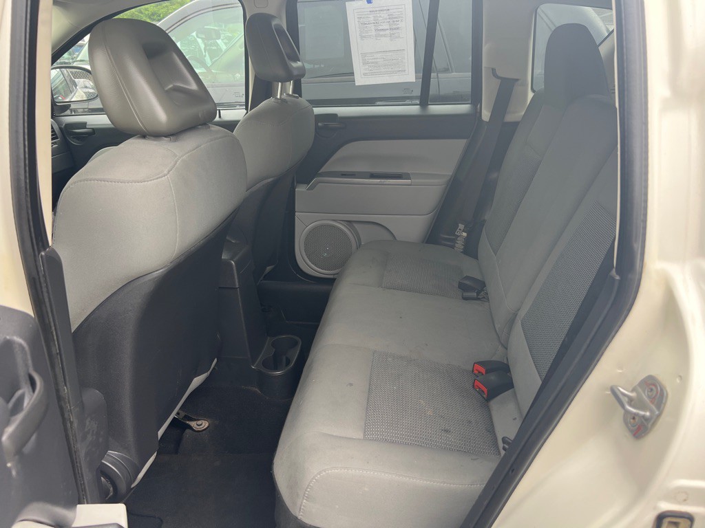 2007 Jeep Compass Image 7