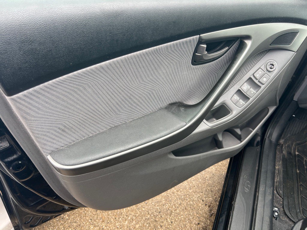 2012 Hyundai Elantra Image 10