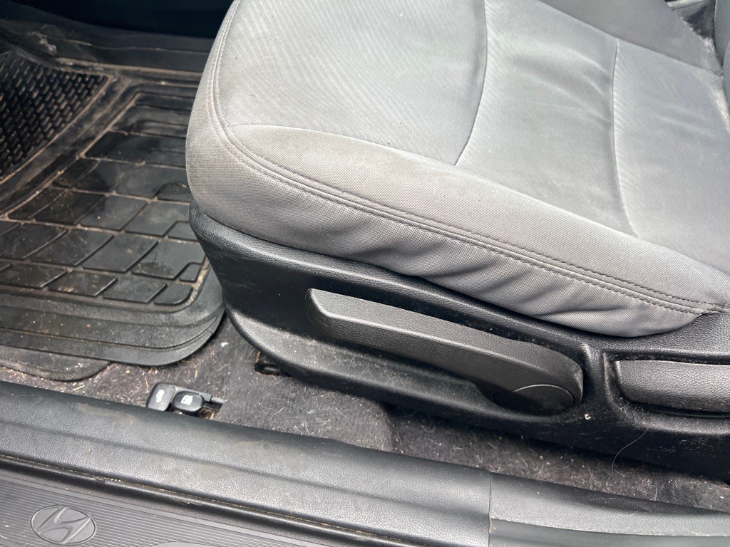 2012 Hyundai Elantra Image 11