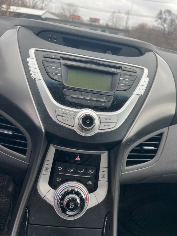 2012 Hyundai Elantra Image 14