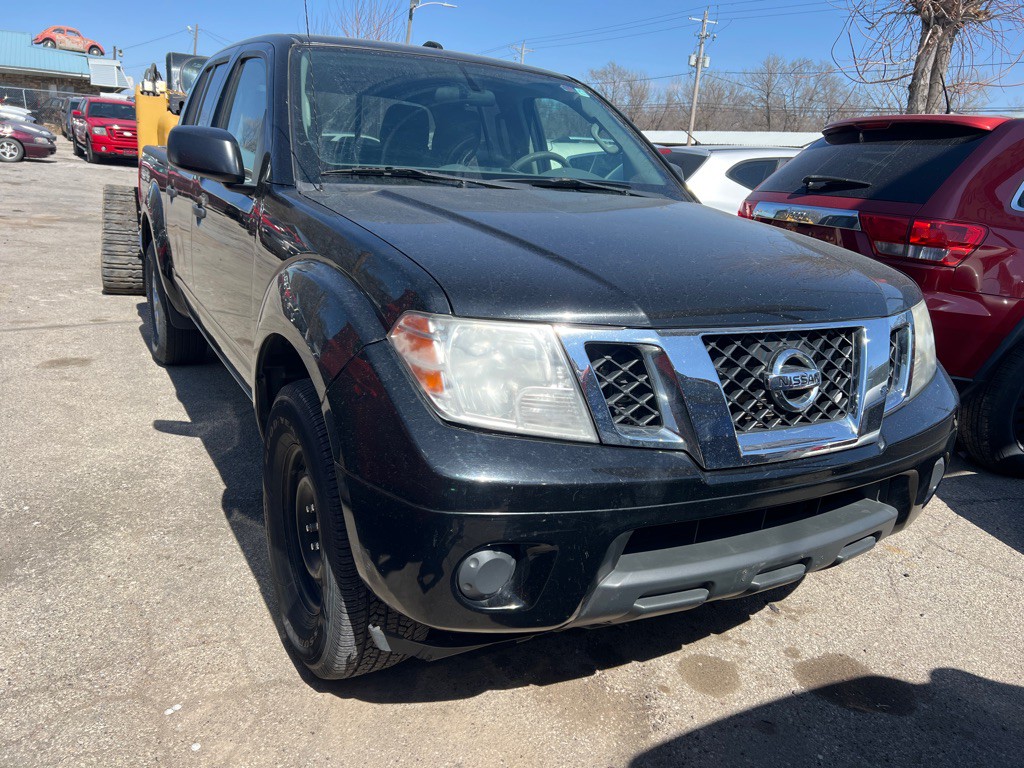 2015 Nissan Frontier Image 1