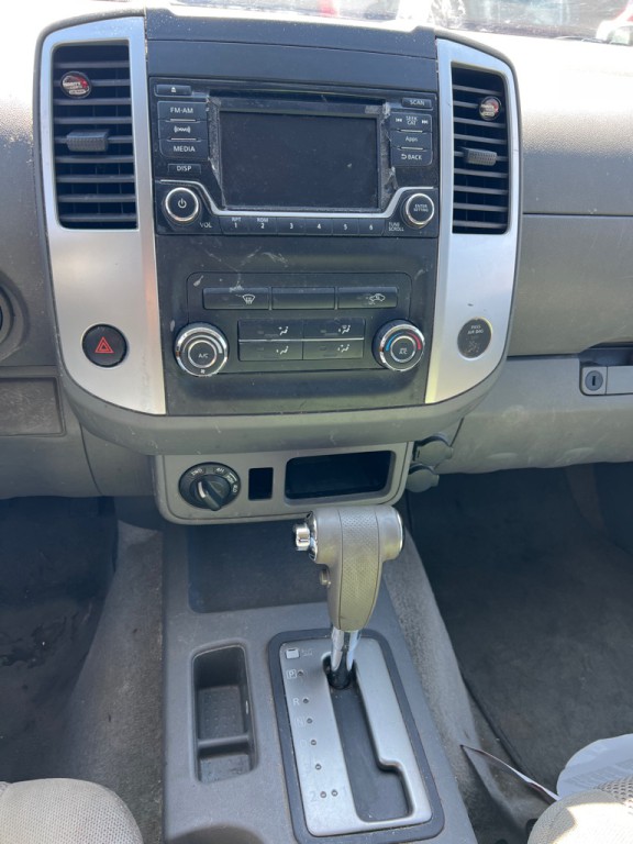 2015 Nissan Frontier Image 9