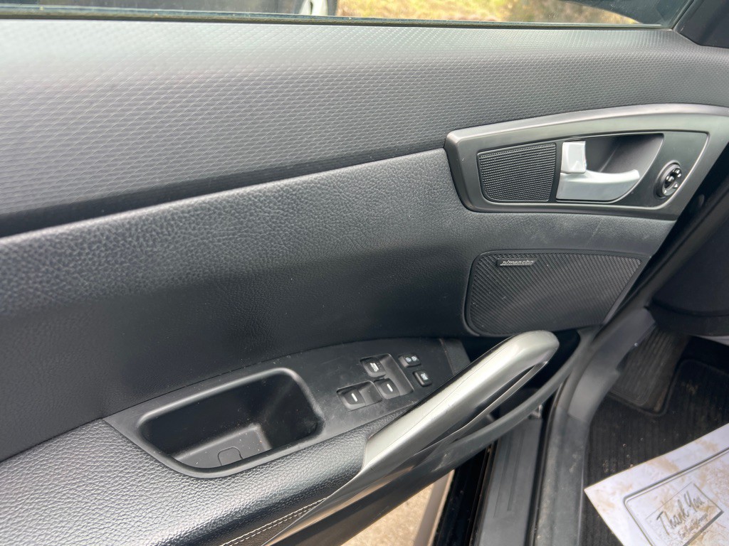 2014 Hyundai Veloster Image 11