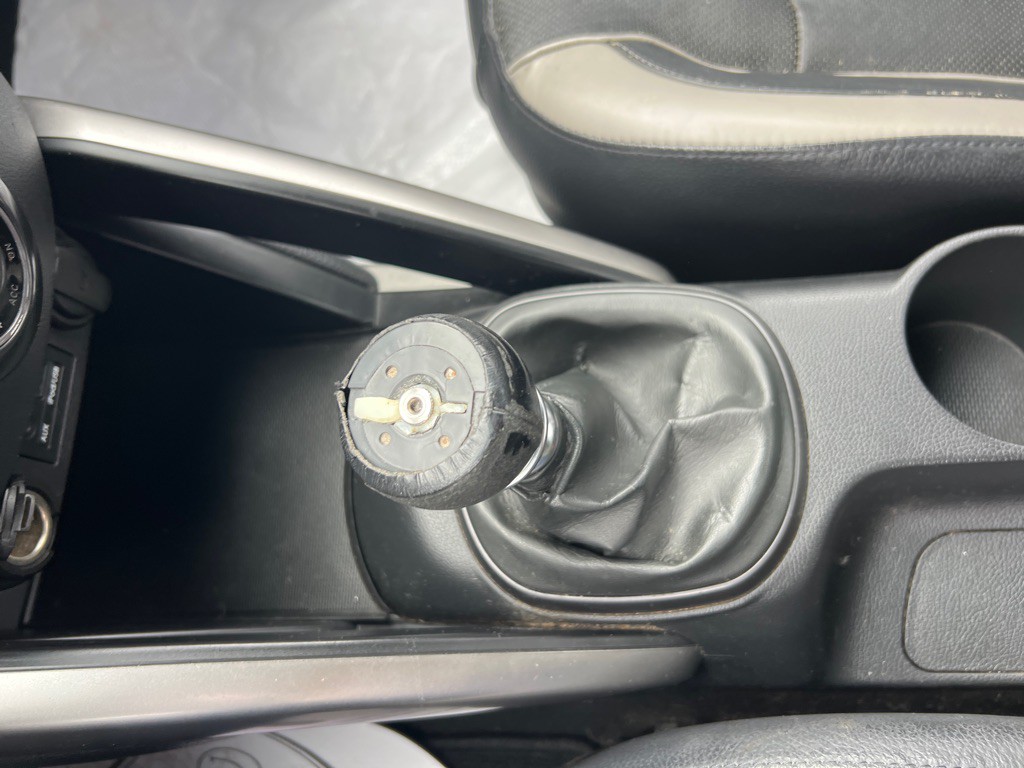 2014 Hyundai Veloster Image 12