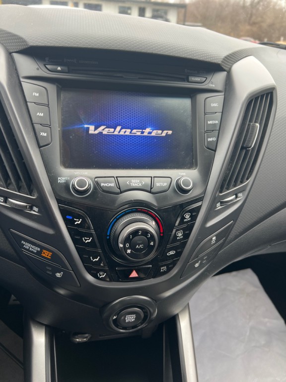 2014 Hyundai Veloster Image 15