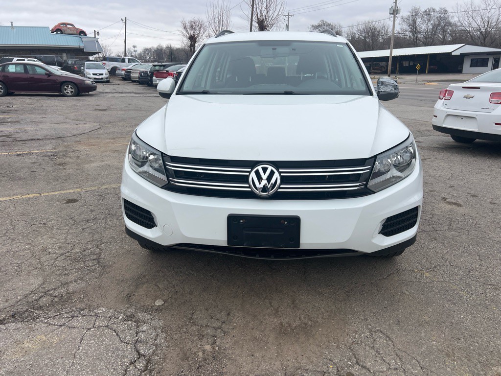 2017 Volkswagen Tiguan Image 1