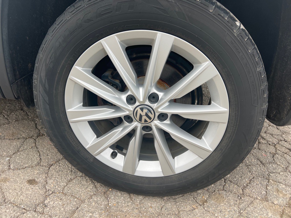 2017 Volkswagen Tiguan Image 9