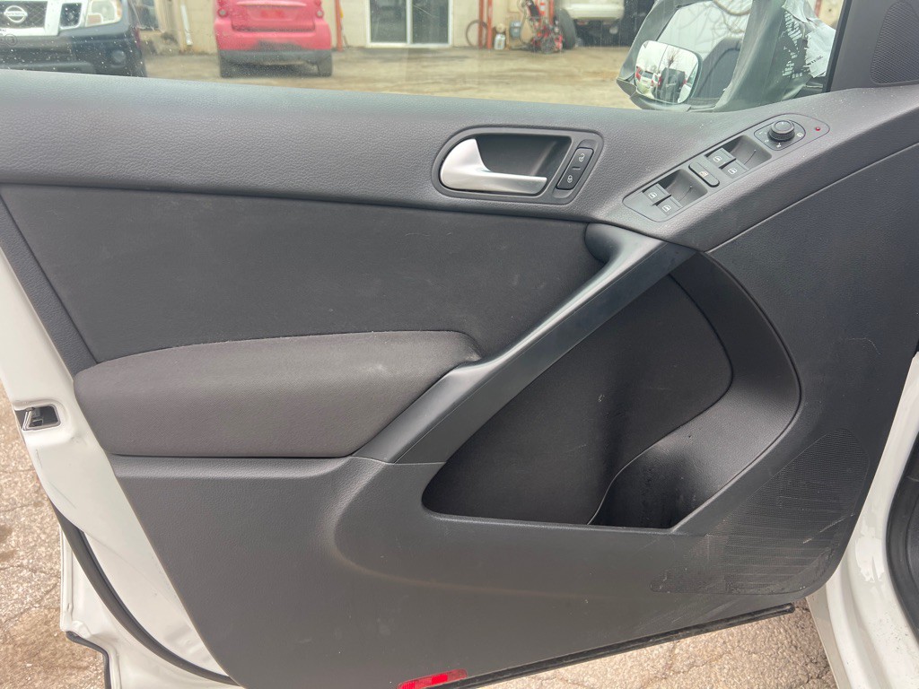 2017 Volkswagen Tiguan Image 18