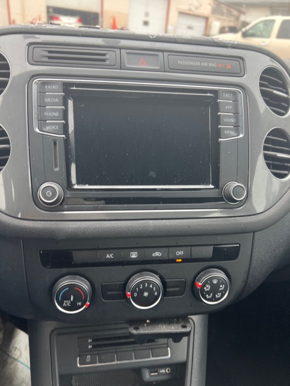 2017 Volkswagen Tiguan Image 23