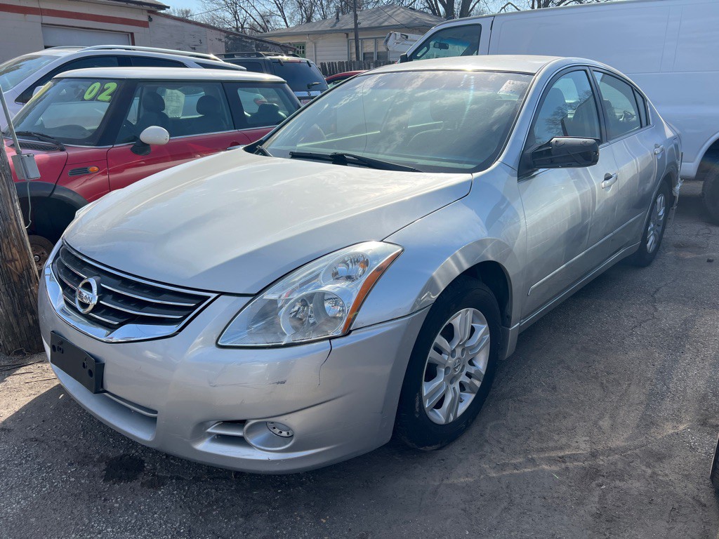 2011 Nissan Altima Image 2