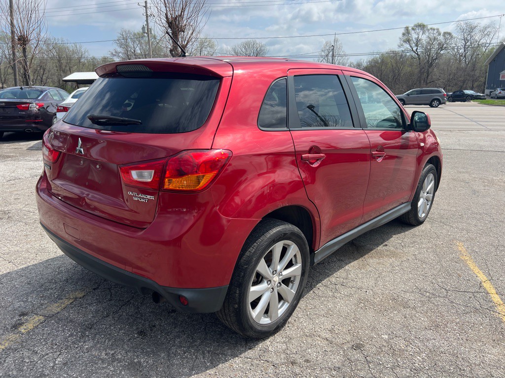 2013 Mitsubishi Outlander Image 5
