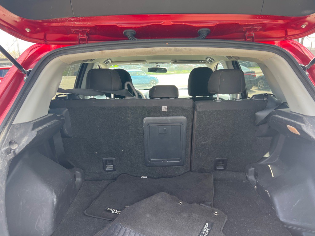 2013 Mitsubishi Outlander Image 11
