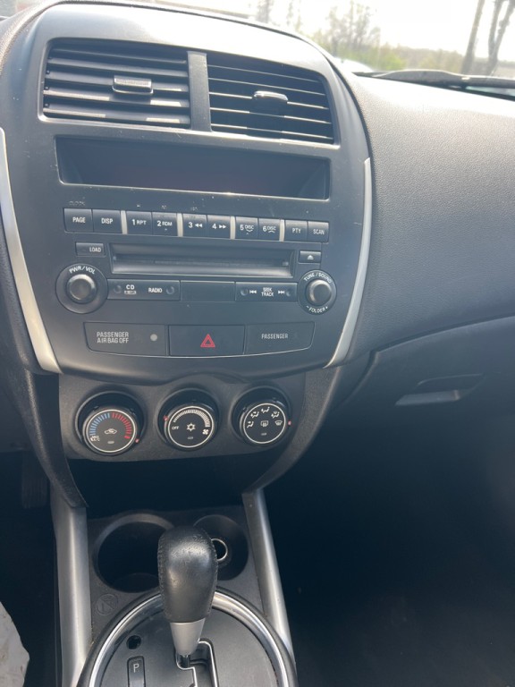 2013 Mitsubishi Outlander Image 19