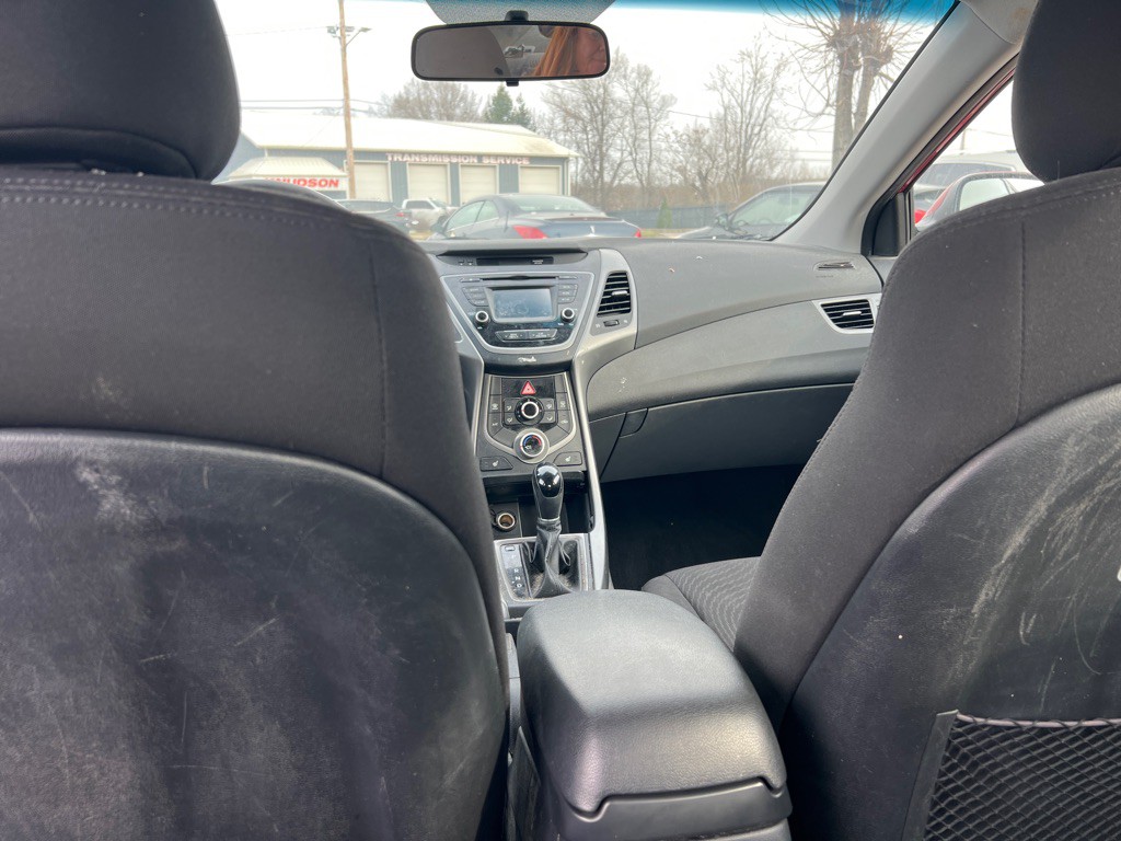 2016 Hyundai Elantra Image 11