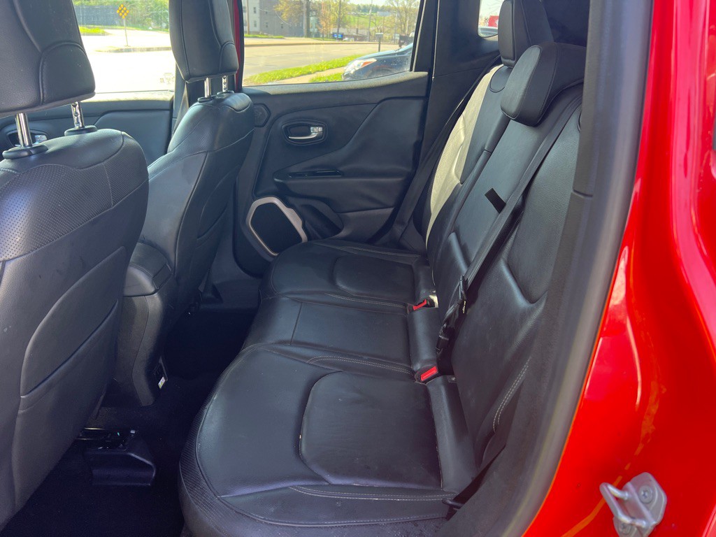 2015 Jeep Renegade Image 9