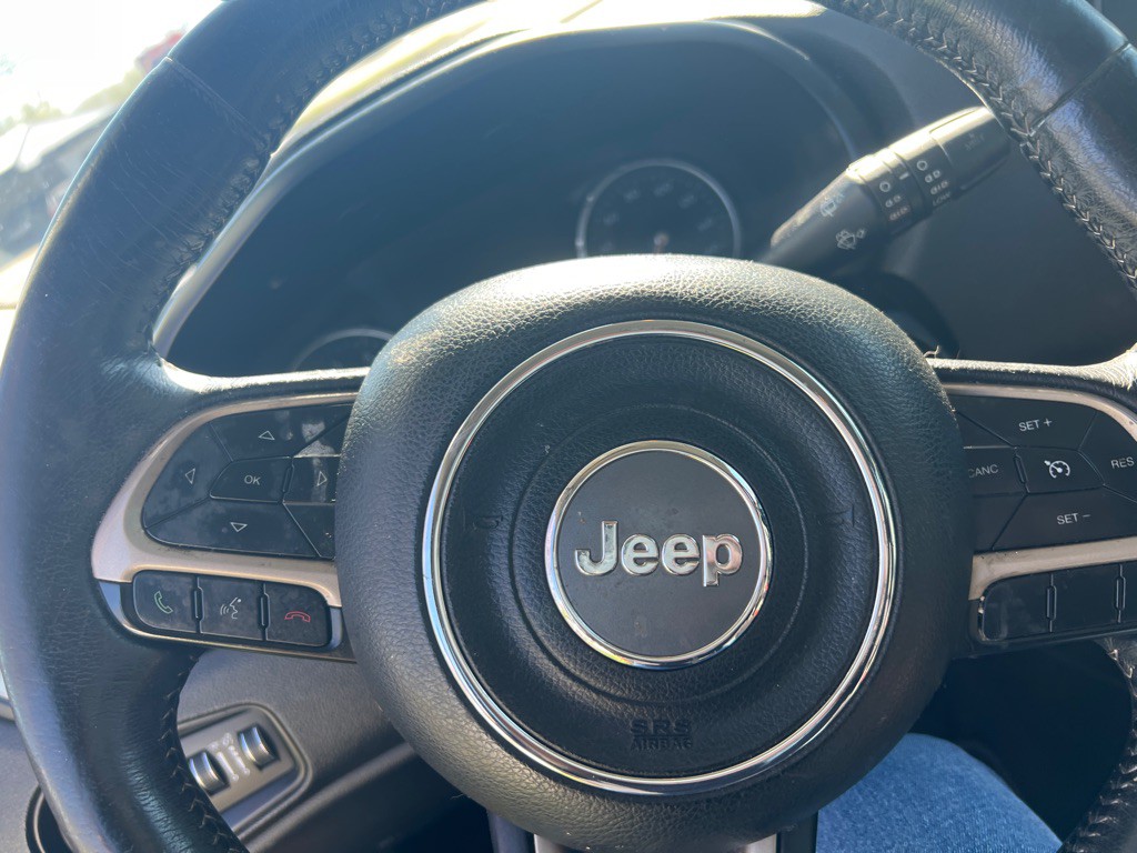 2015 Jeep Renegade Image 16