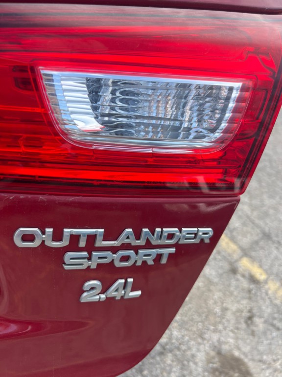 2015 Mitsubishi Outlander Image 9