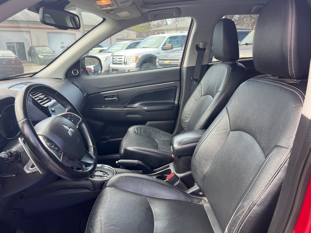 2015 Mitsubishi Outlander Image 18