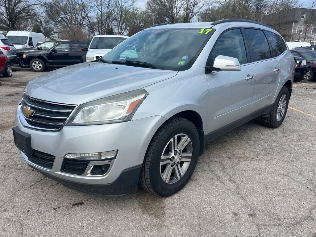 2017 Chevrolet Traverse Image 2