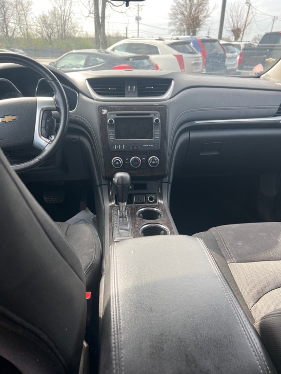 2017 Chevrolet Traverse Image 16