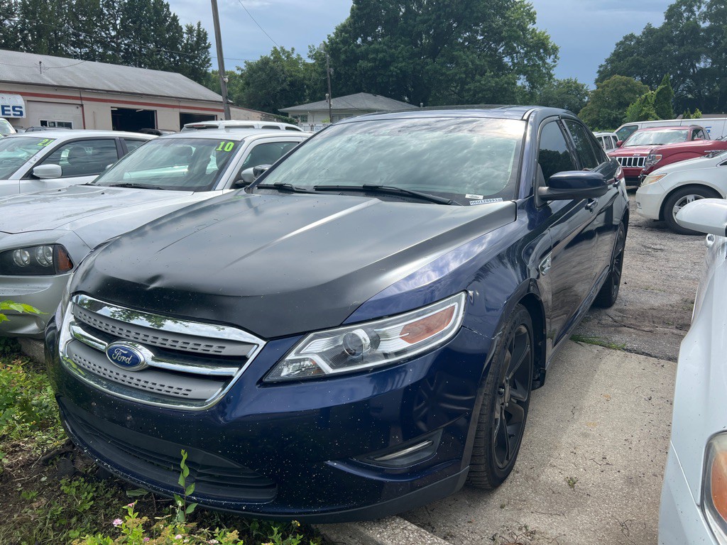 2011 Ford Taurus Image 2