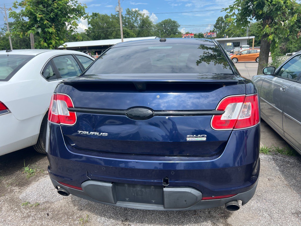 2011 Ford Taurus Image 4