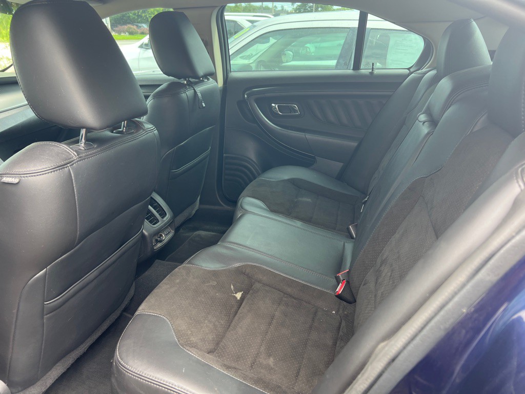 2011 Ford Taurus Image 8