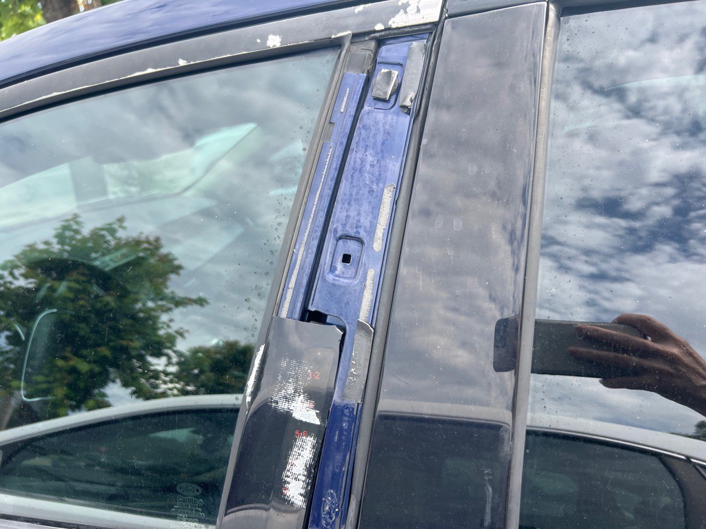 2011 Ford Taurus Image 14