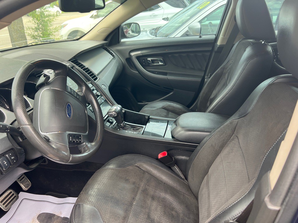 2011 Ford Taurus Image 17