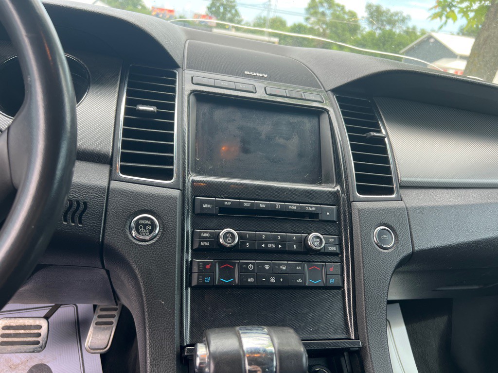 2011 Ford Taurus Image 21