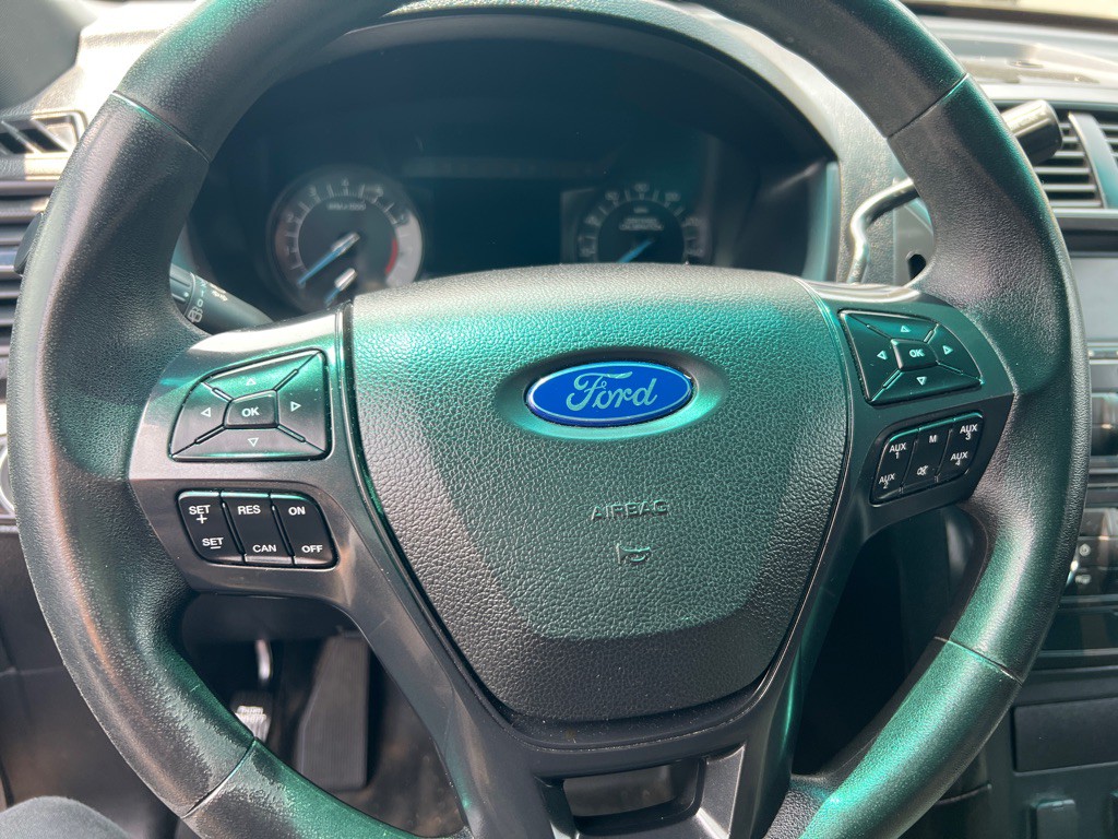 2016 Ford Explorer Image 5