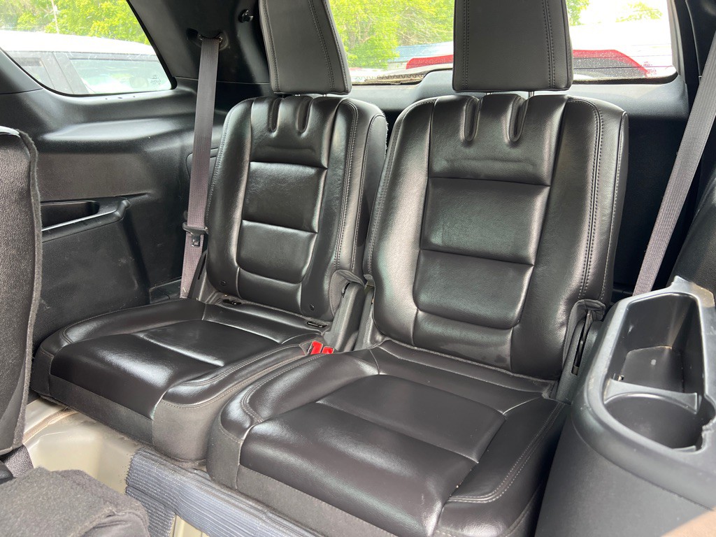 2016 Ford Explorer Image 8